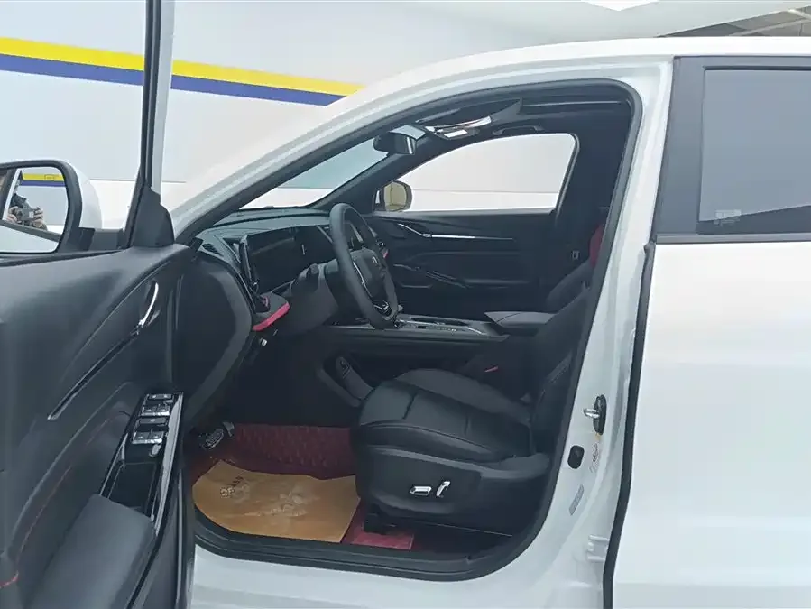 Changan X5 PLUS Changan X5 PLUS 2025 1.5T DCT Pioneer Edition 2025 — миниатюра 3