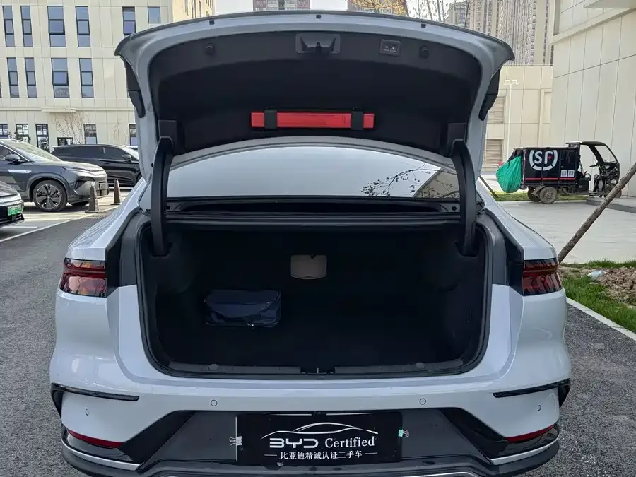 BYD Second-hand Han 2025 DM-i 125KM Premium Edition 2024 — миниатюра 5