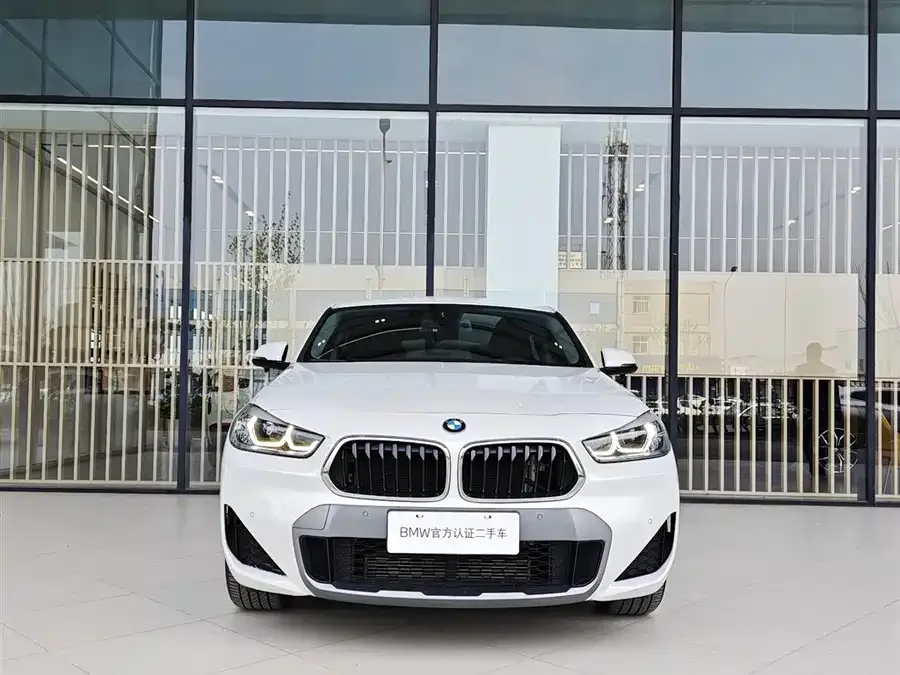 BMW X2 2021 facelift sDrive25i M off-road package 2022 — миниатюра 3