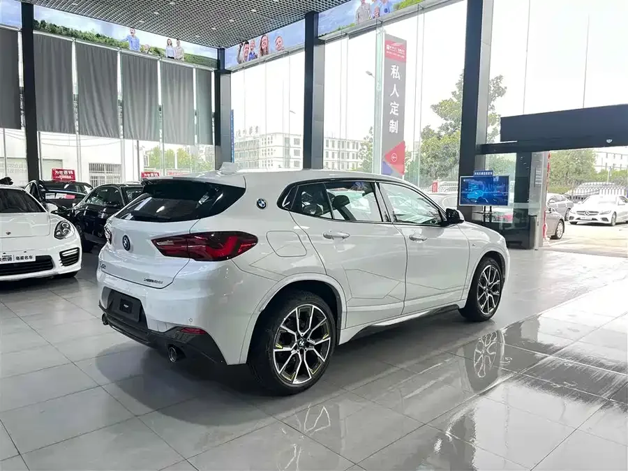 BMW X2 2023 xDrive 25i Brilliant Edition 2023 — миниатюра 2