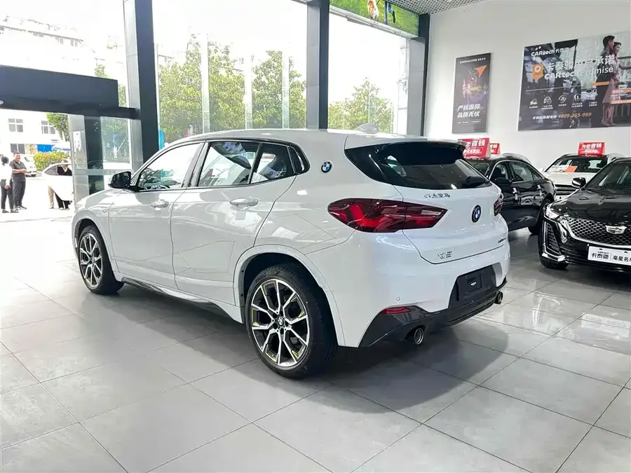 BMW X2 2023 xDrive 25i Brilliant Edition 2023 — миниатюра 4