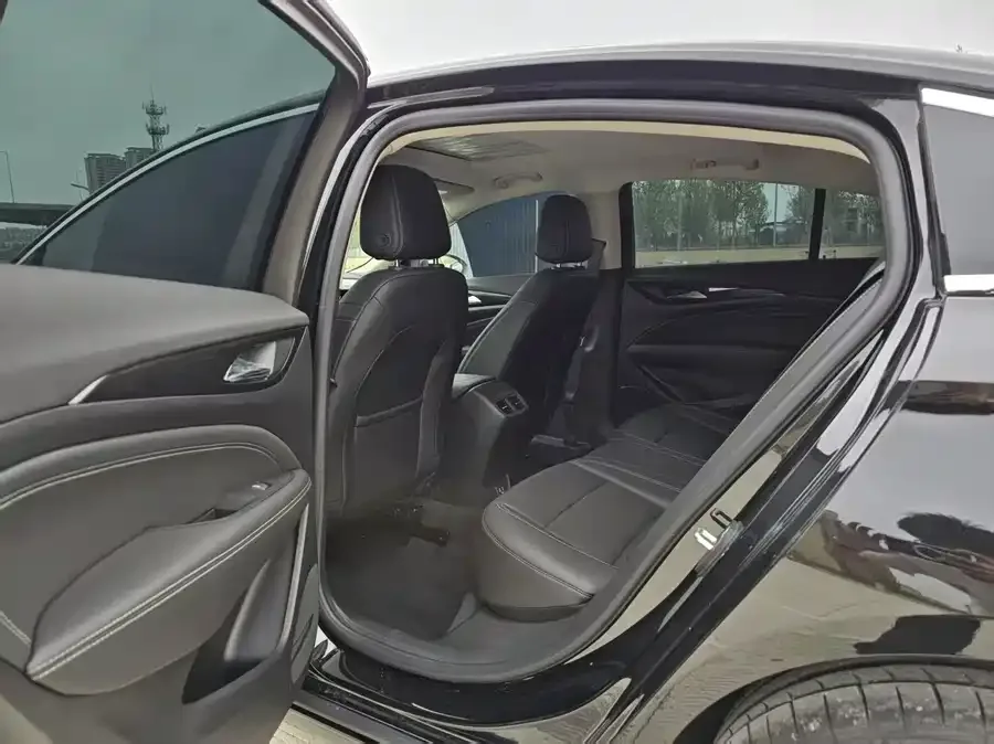 Buick Regal Regal 2024 28T Enjoyment Edition 2025 — миниатюра 2