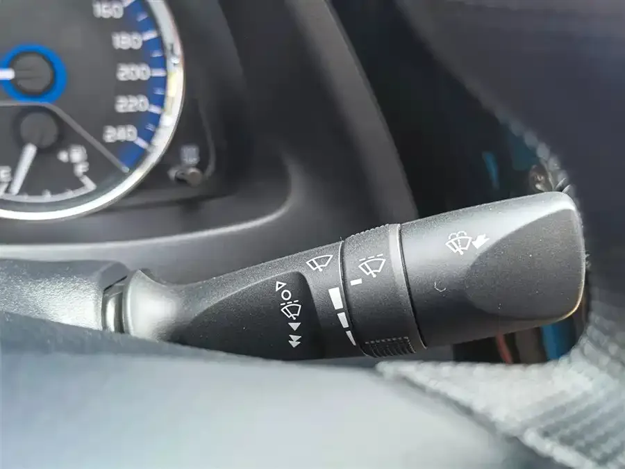 Toyota Corolla Hybrid E+ Corolla Hybrid E+ 2019 1.8L E-CVT Leading Edition 2022 — миниатюра 5