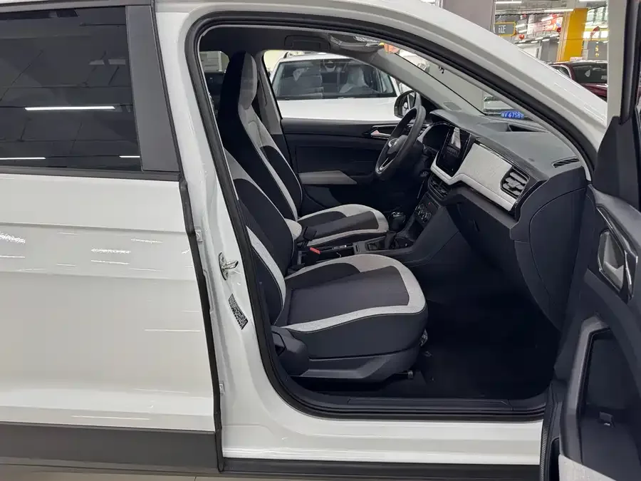 Volkswagen Tiguan (Tharu) Tuyue 2025 New 1.5L Ruijin Edition 2024 — миниатюра 4
