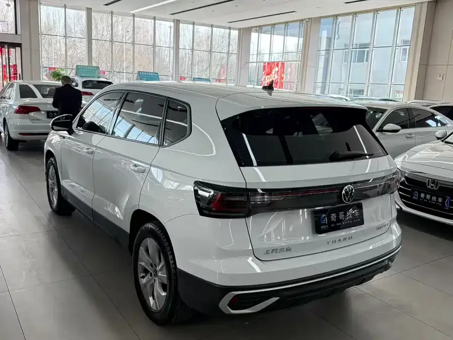 Volkswagen Tiguan (Tharu) Tuyue 2023 300TSI 2WD Crescent Edition 2024 — миниатюра 2