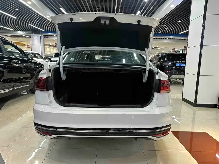 Volkswagen Bora Bora 2023 200TSI DSG Joy-Drive PRO Edition 2024 — миниатюра 2