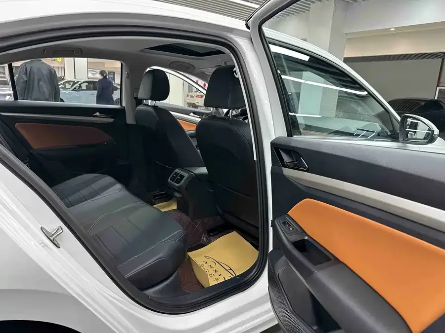 Volkswagen Bora Bora 2023 200TSI DSG Joy-Drive PRO Edition 2024 — миниатюра 4