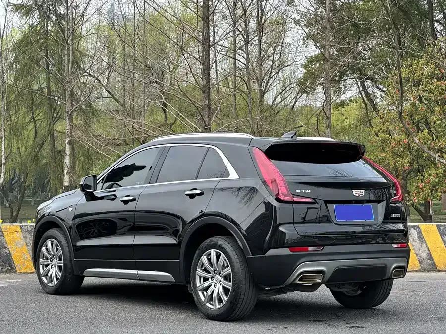 Cadillac XT4 2022 28T two-wheel drive premium model 2022 — миниатюра 2