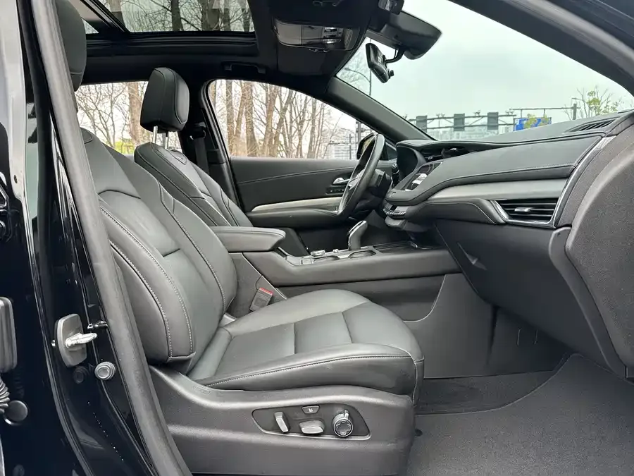 Cadillac XT4 2022 28T two-wheel drive premium model 2022 — миниатюра 5