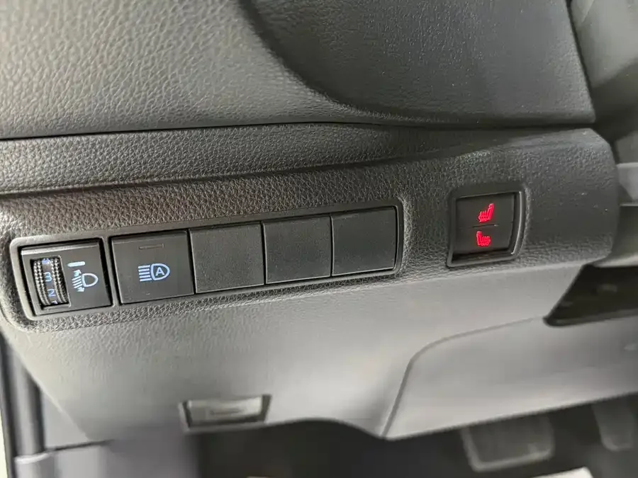 Toyota Levin 2021 Corolla 185T CVT Luxury Edition 2022 — миниатюра 3