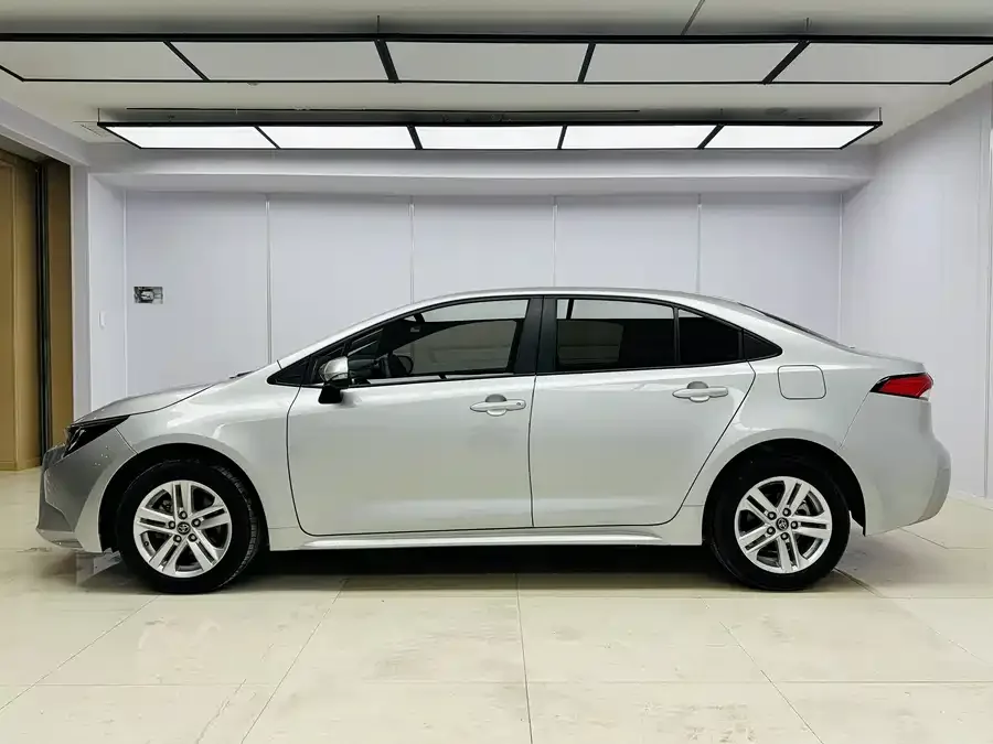 Toyota Levin 2021 Corolla 185T CVT Luxury Edition 2022 — миниатюра 2