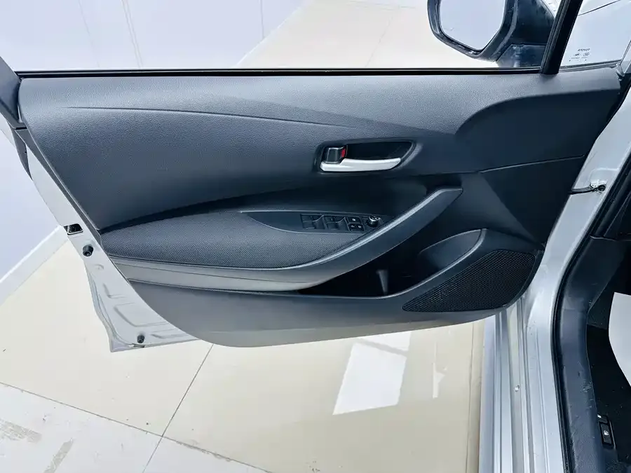 Toyota Levin 2021 Corolla 185T CVT Luxury Edition 2022 — миниатюра 4