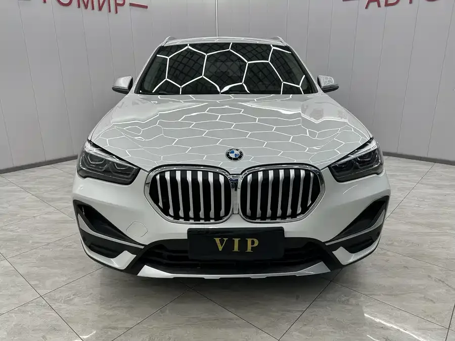 BMW X1 2022 sDrive20Li Exclusive Model 2022 — миниатюра 3