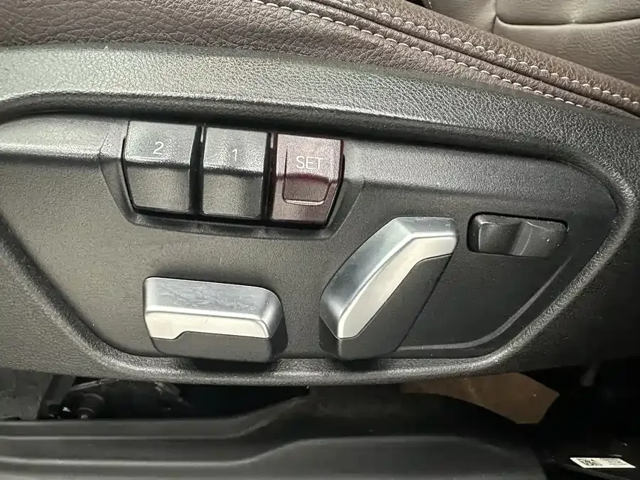 BMW X1 2022 sDrive20Li Exclusive Model 2022 — миниатюра 5