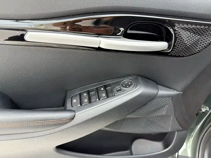 Kia Cyrus (Seltos) 2023 Certus 1.5L CVT Luxury Edition 2023 — миниатюра 4