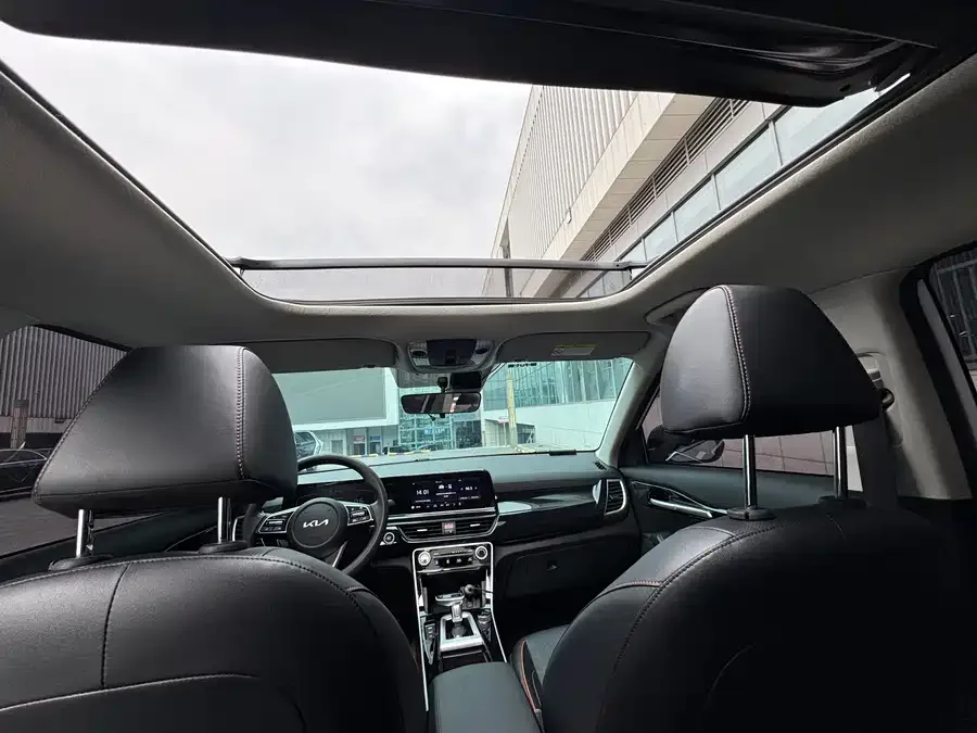 Kia Cyrus (Seltos) 2023 Certus 1.5L CVT Luxury Edition 2023 — миниатюра 2