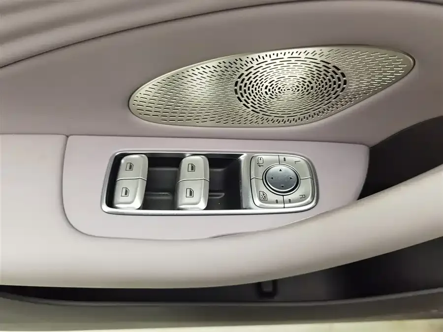 Roewe M7 DMH Roewe M7 DMH 2025 160km Premium Edition 2025 — миниатюра 3