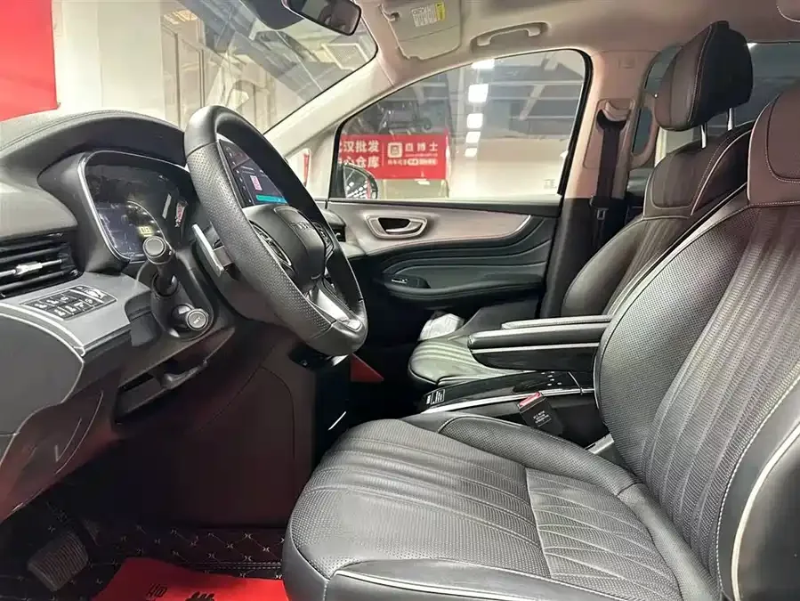 Roewe iMAX8 Roewe iMAX8 2022 400TGI Honor Edition 2022 — миниатюра 4