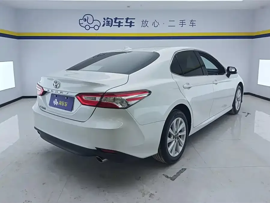 Toyota Camry Camry 2022 2.0GVP Leading Edition 2022 — миниатюра 3