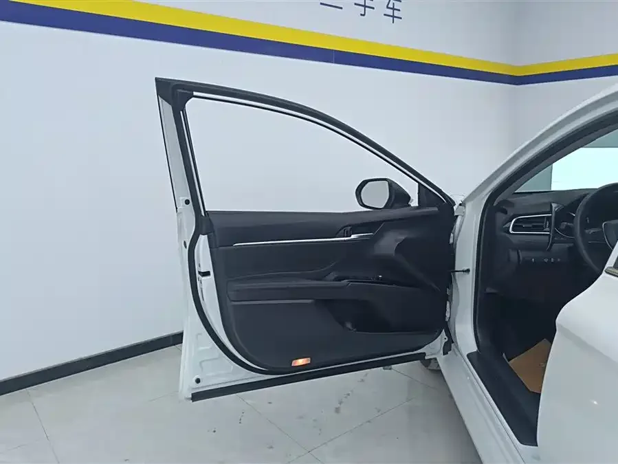 Toyota Camry Camry 2022 2.0GVP Leading Edition 2022 — миниатюра 4