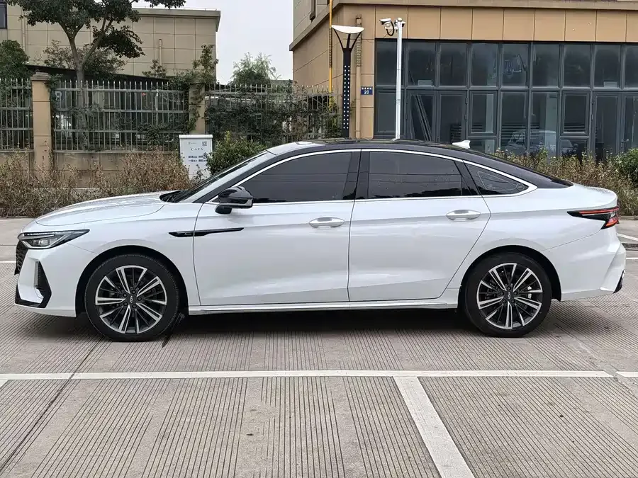 Chery Arrizo 8 Arrizo 8 2025 1.6T DCT Intelligent 2025 — миниатюра 4