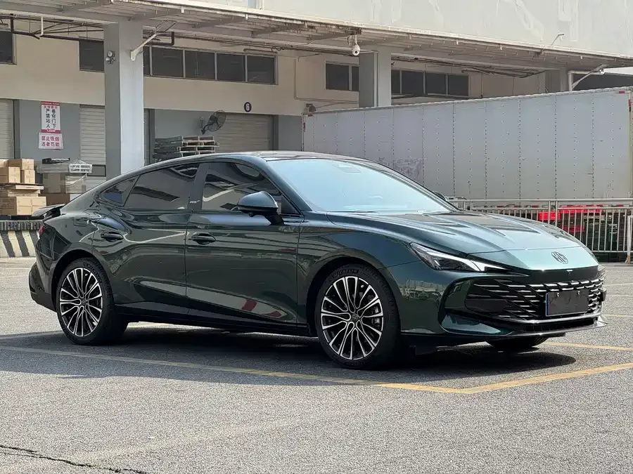 MG 7 MG7 2023 2.0T Automatic Beauty Hunter Luxury Edition 2024 — миниатюра 3