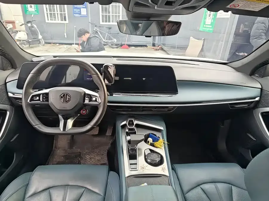 MG 7 MG7 2025 2.0T 405 AT Luxury Edition 2025 — миниатюра 2