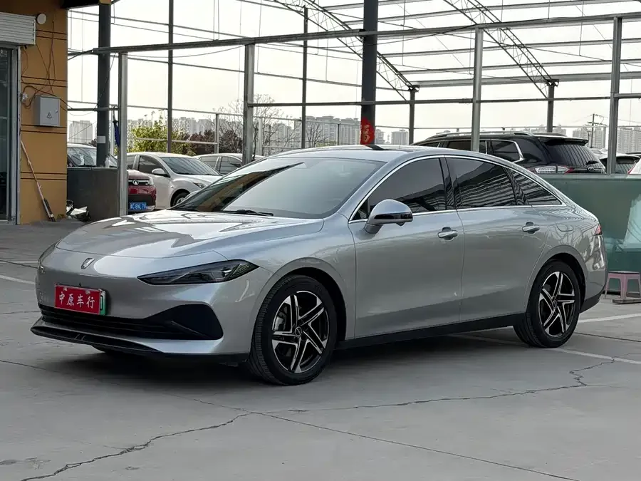 Roewe D7 Roewe D7 2023 DMH 125km Flagship Edition 2023 — фото 1, купить с доставкой в Москву