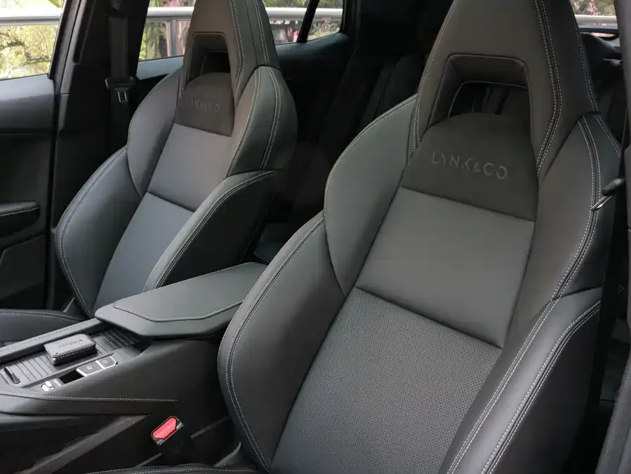 Lynk & Co 06 Lynk & Co 06 2023 Remix 1.5T Jin Pro 2023 — миниатюра 5