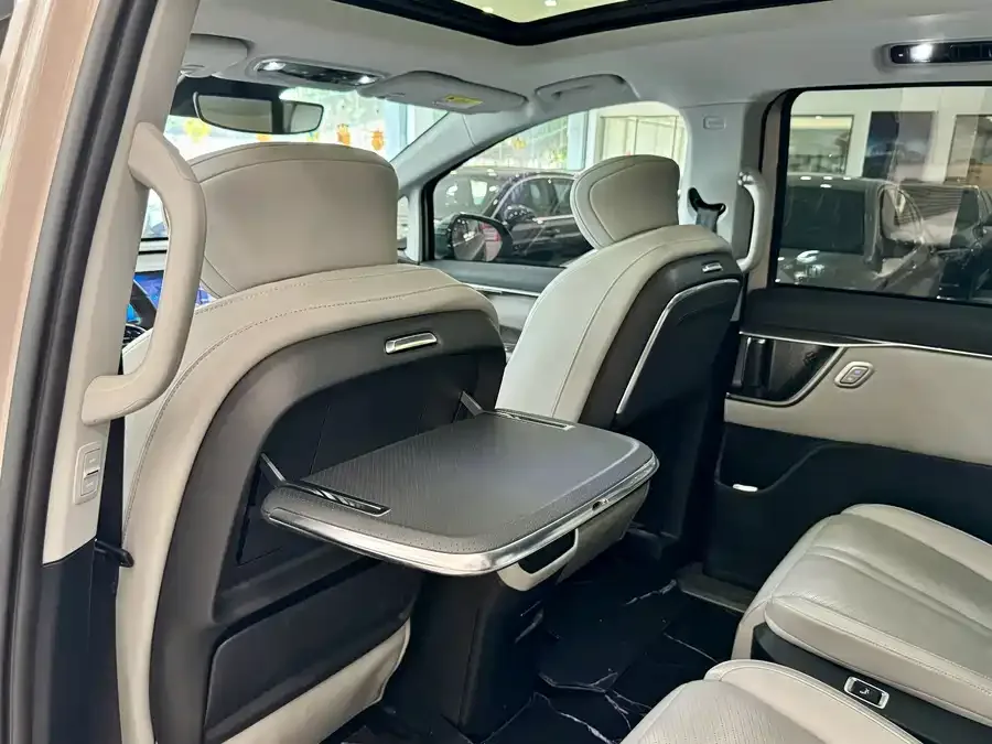 Maxus G70 2024 2.0T automatic flagship version 7 seats 2024 — миниатюра 5
