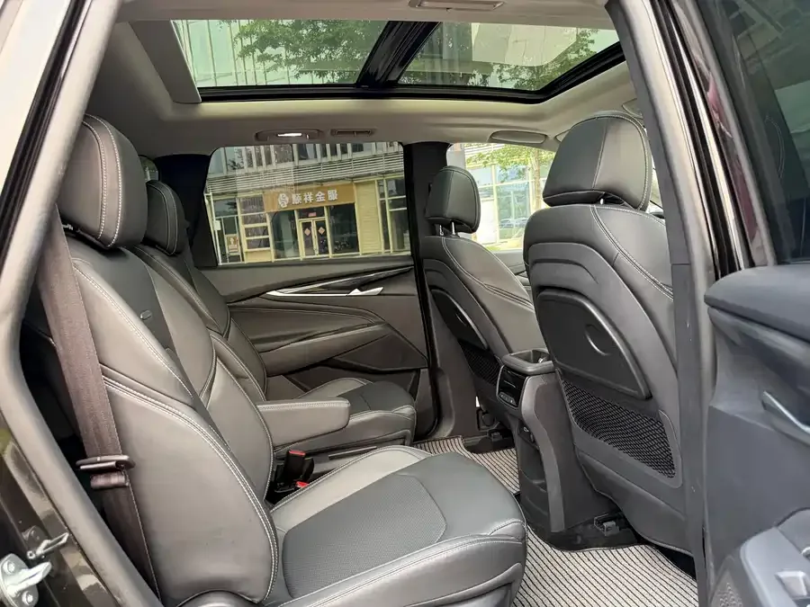 Maxus G50 2023 PLUS 1.5T Automatic Escort Edition 2023 — миниатюра 3
