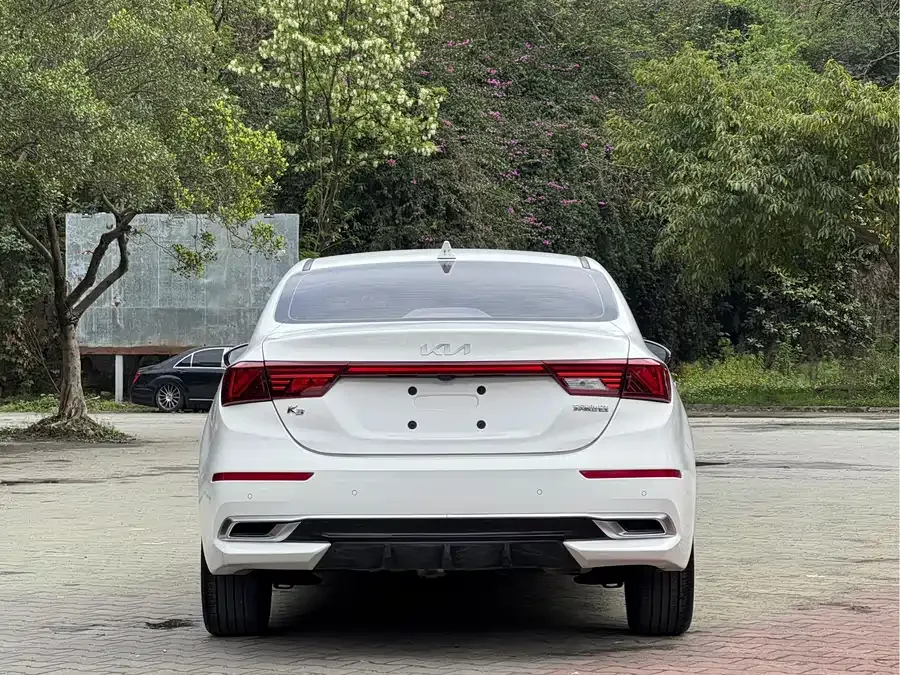 Kia K3 2021 1.5L CVT Fashion Edition 2022 — миниатюра 2