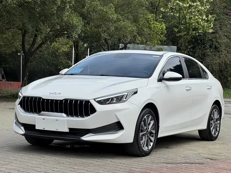 Kia K3 2021 1.5L CVT Fashion Edition 2022 — фото 1, купить с доставкой в Москву