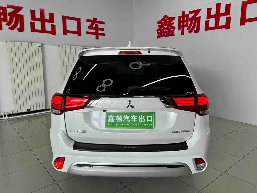 Mitsubishi Outlander Outlander 2021 2.0L 2WD 5-seater 2022 — миниатюра 2