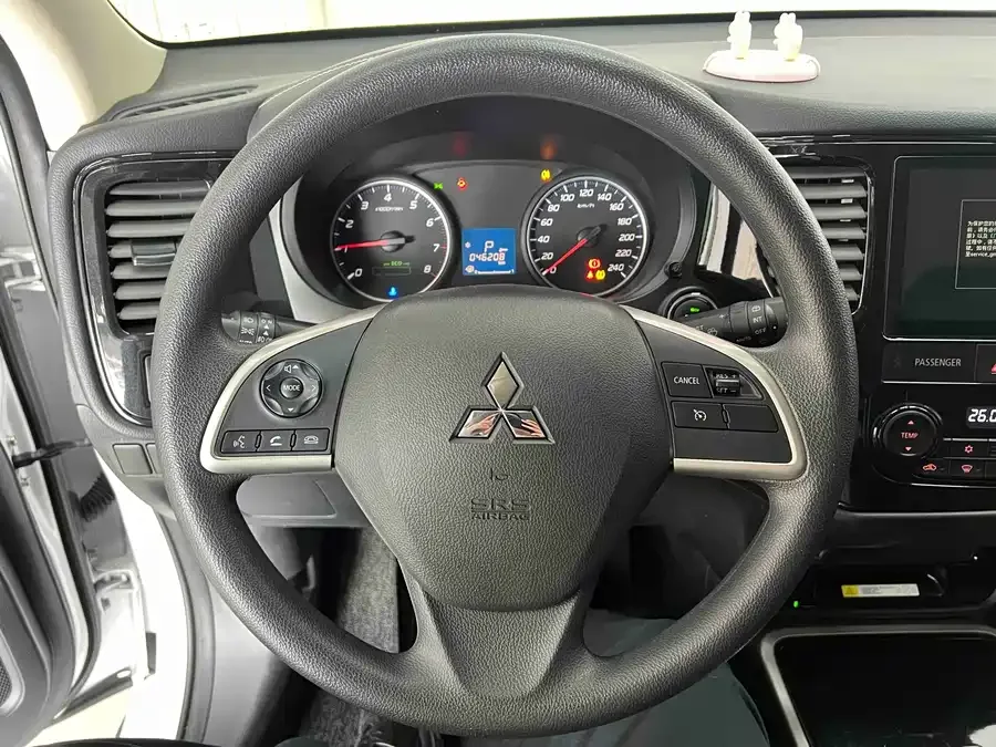 Mitsubishi Outlander Outlander 2021 2.0L 2WD 5-seater 2022 — миниатюра 5