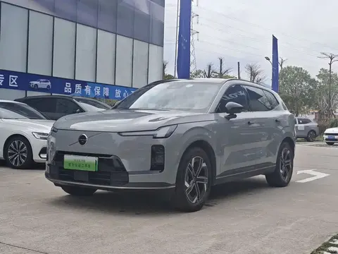 Volvo XC70 plug-in hybrid 2025 купить в Москве