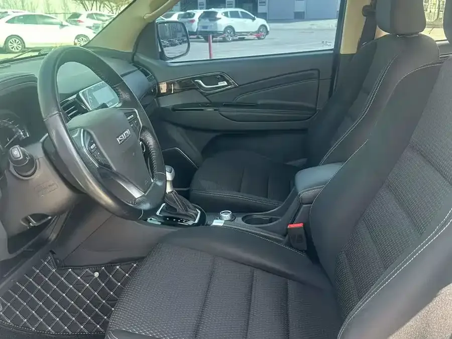 Isuzu mu-X mu-X 2020 1.9T Diesel Automatic 4WD Jinyue Edition 5-seater National VI 2023 — миниатюра 4