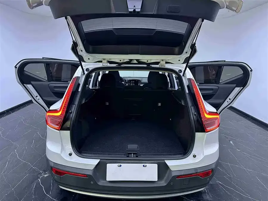 Volvo XC40 2022 T4 four-wheel drive smart travel fashion version 2022 — миниатюра 4