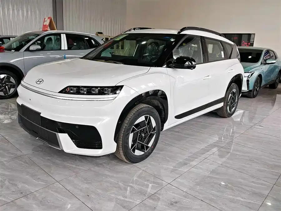 Hyundai EO Yiou EO Yiou 2025 2WD TECH Edition 64.2kWh 2026 — фото 1, купить с доставкой в Москву