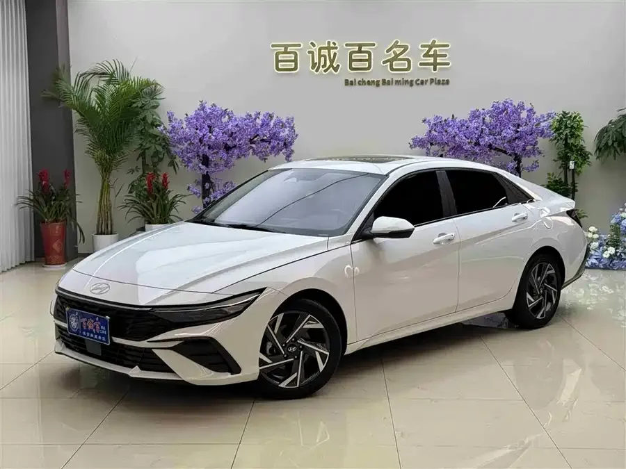 Hyundai Elantra Elantra 2023 1.5L CVT LUX Premium Edition 2024 — фото 1, купить с доставкой в Москву