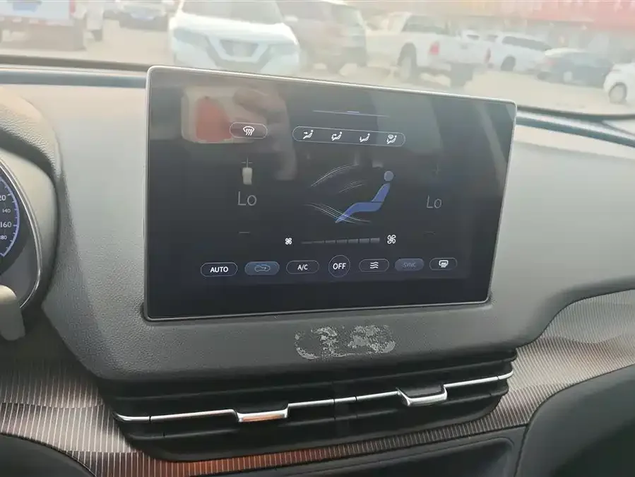 Hongqi E-QM5 Hongqi E-QM5 2023 Basic Travel Edition 2024 — миниатюра 4