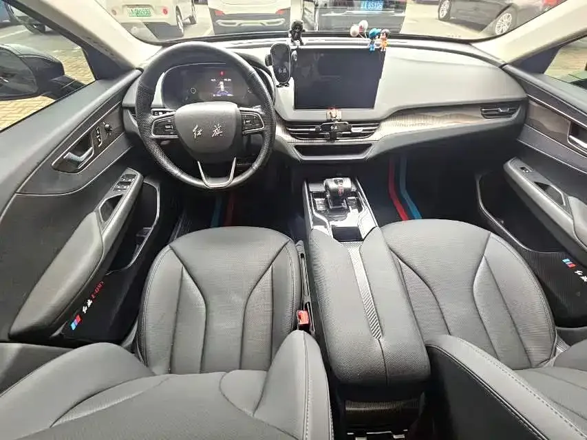 Hongqi E-QM5 Hongqi E-QM5 2024 450km Travel Edition 2025 — миниатюра 2