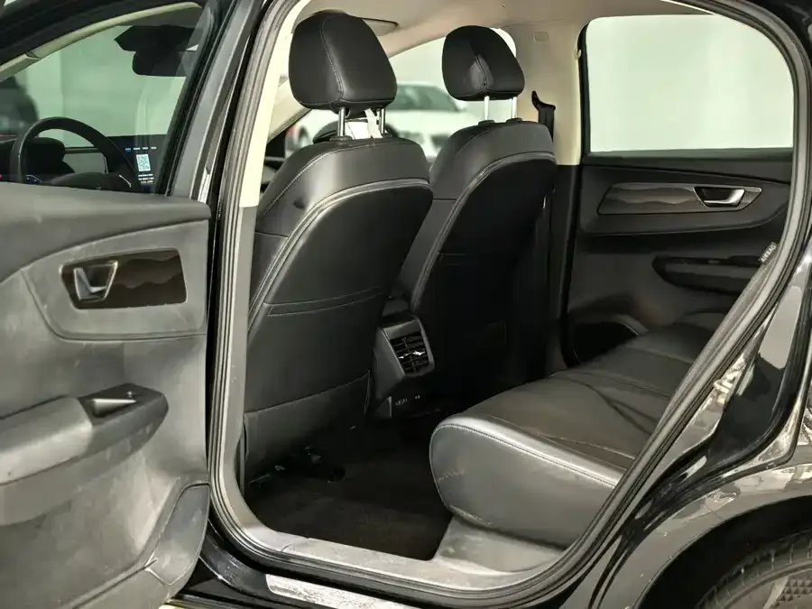 Hongqi E-QM5 Hongqi E-QM5 2023 Basic Travel Edition 2023 — миниатюра 3