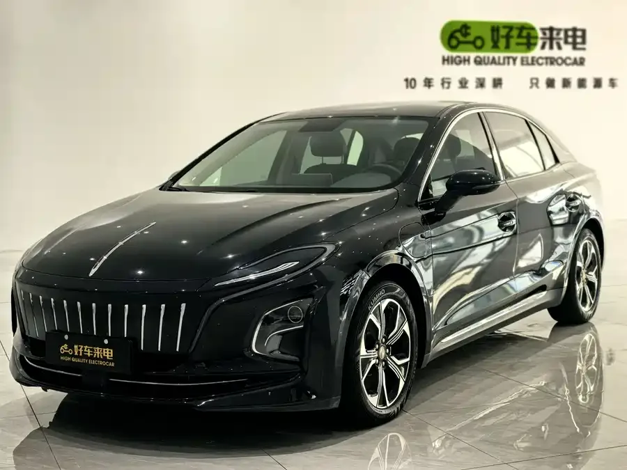 Hongqi E-QM5 Hongqi E-QM5 2023 Basic Travel Edition 2023 — фото 1, купить с доставкой в Москву
