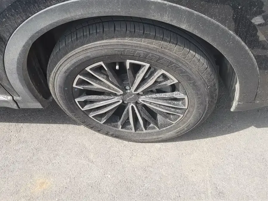 Jetour X70 PLUS JETOUR X70 PLUS 2024 Champion Edition 1.5T Manual Champion 5 Seaters 2024 — миниатюра 2