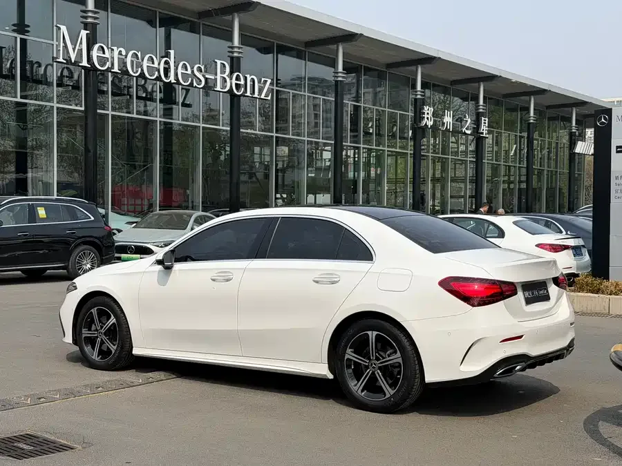 Mercedes-Benz Class A Mercedes-Benz A-Class 2023 A 200 L Fashion Edition 2023 — миниатюра 2