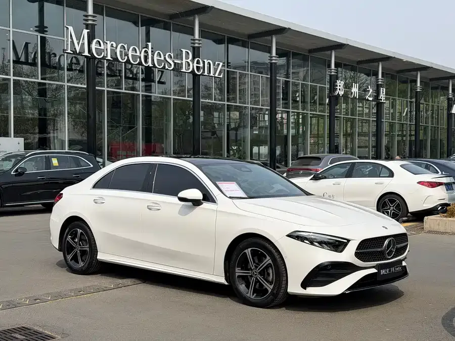 Mercedes-Benz Class A Mercedes-Benz A-Class 2023 A 200 L Fashion Edition 2023 — миниатюра 3