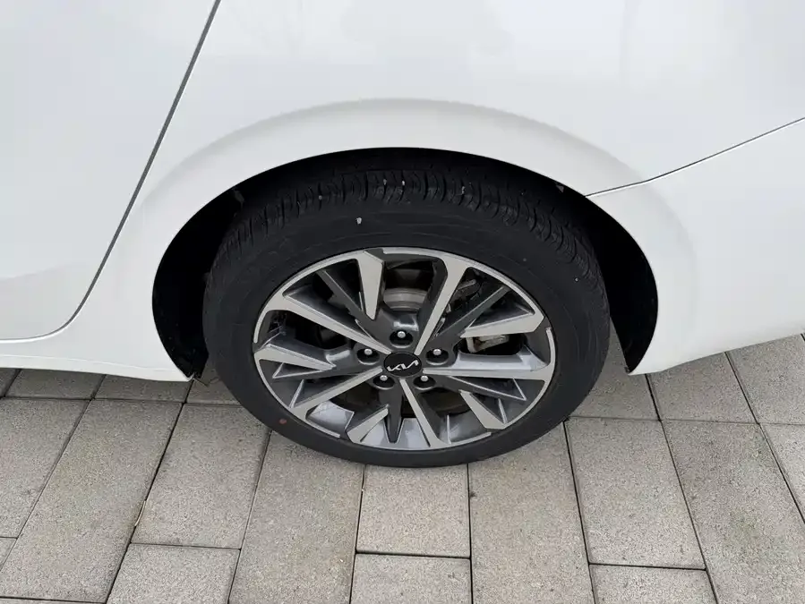 Kia K3 2021 1.5L CVT Fashion Edition 2022 — миниатюра 2
