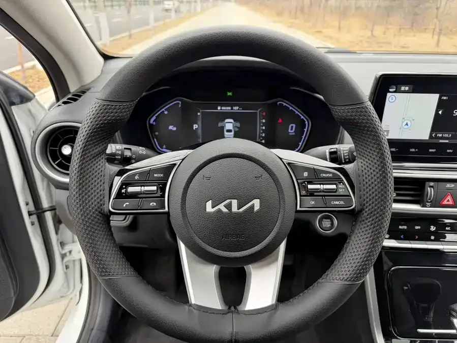Kia K3 2021 1.5L CVT Fashion Edition 2022 — миниатюра 5