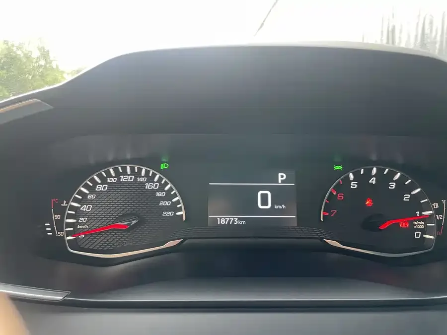 Peugeot 2008 Peugeot 2008 2022 230THP THE ONE 2022 — миниатюра 4
